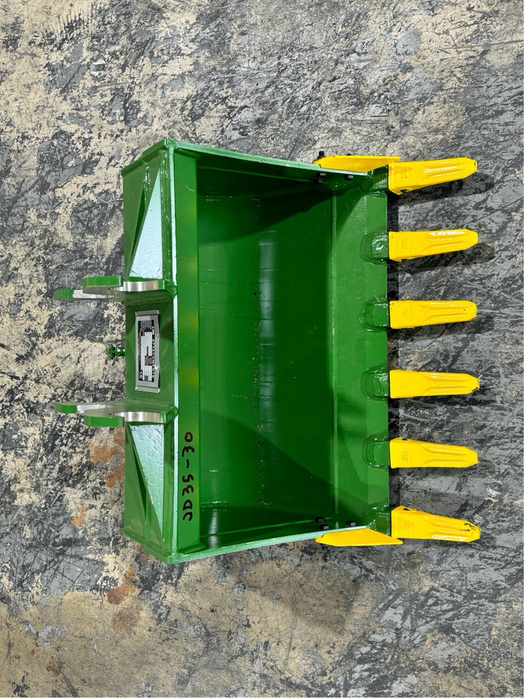 30 Digging Bucket John Deere Wedge Lock Coupler Style for 2.6 - 3.7 Tons - 2