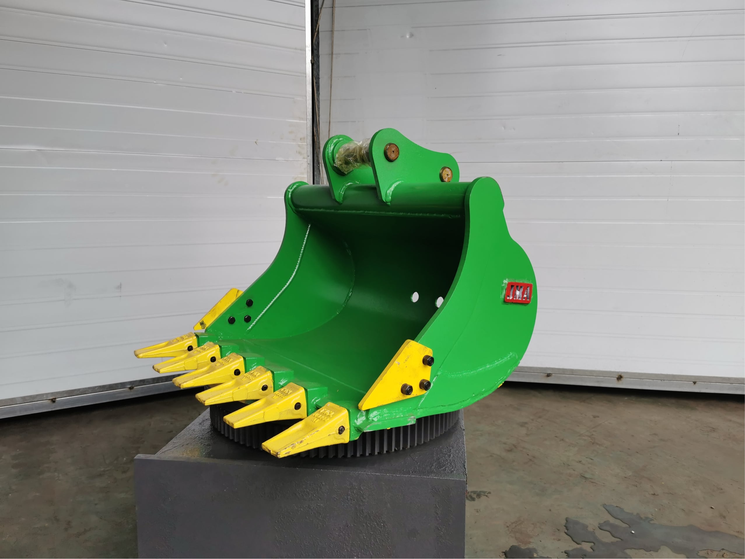 30 Digging Bucket for 2.6 - 3.7 Tons Mini Excavators. 40mm Pins - 4