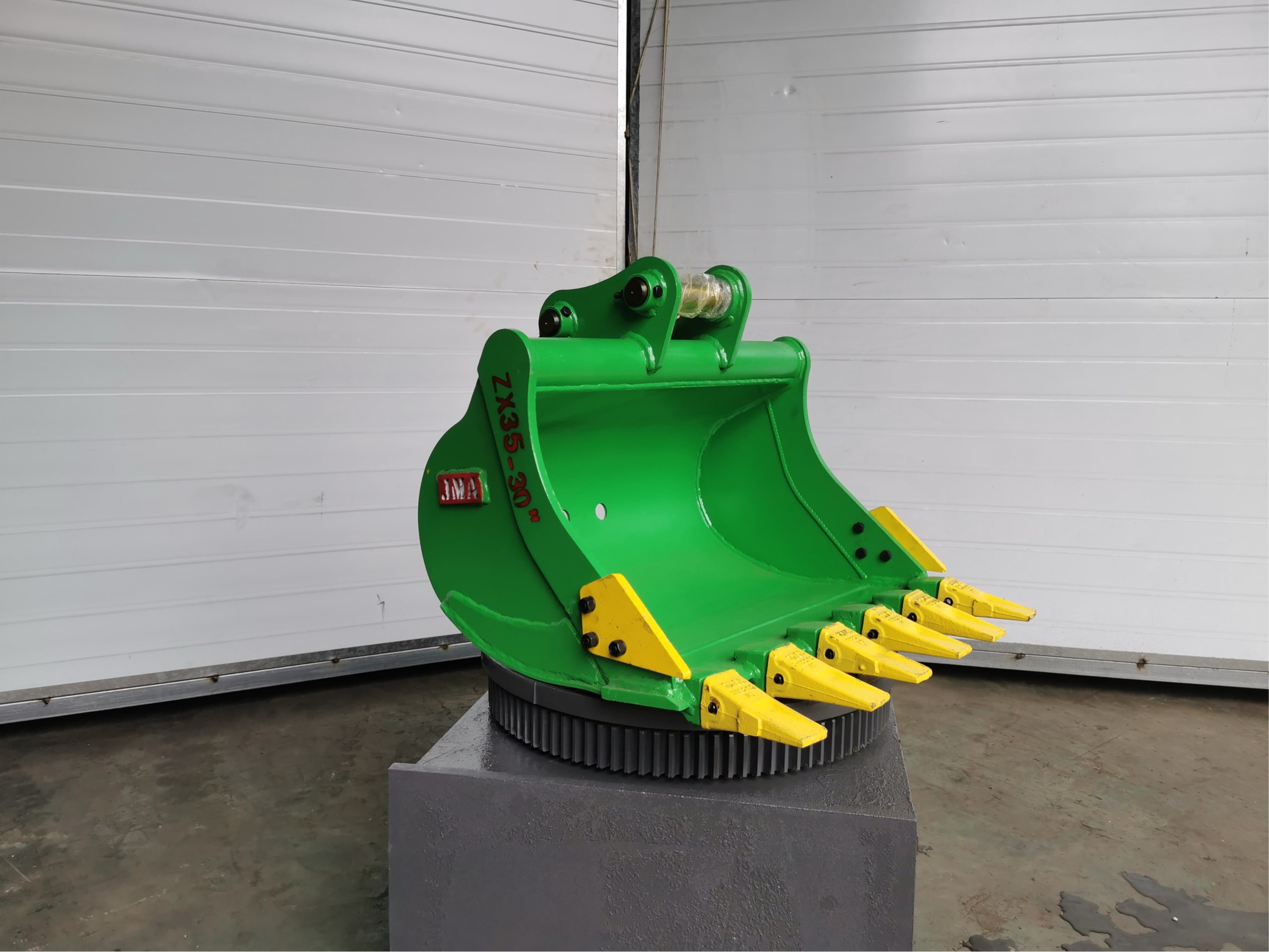 30 Digging Bucket for 2.6 - 3.7 Tons Mini Excavators. 40mm Pins