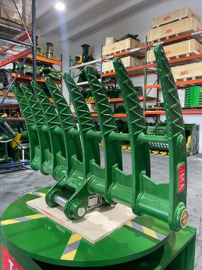 48 Brush Rake for 6.5 - 9 Tons Excavators. 45mm 38mm Pins