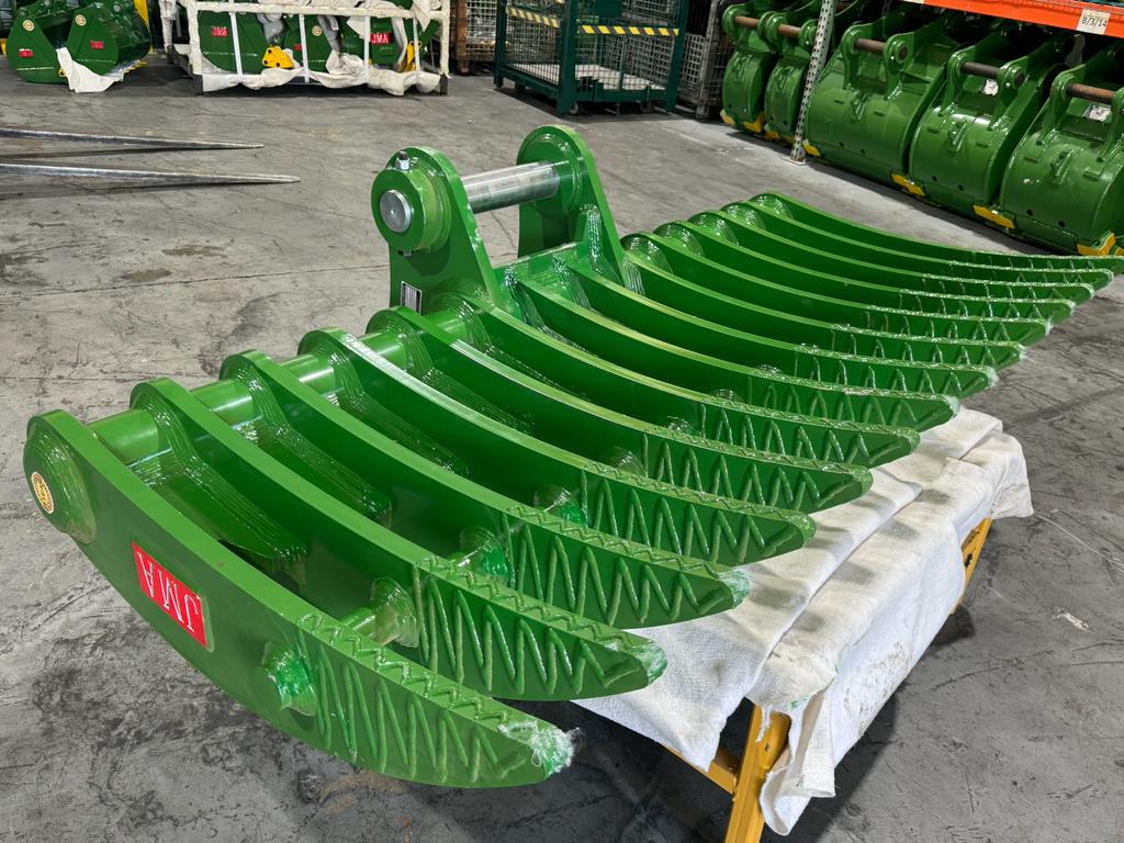 90 Brush Rake for 23 - 36 Tons Excavators. 90mm Pins