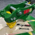 Manual Quick Coupler for 1 – 3 Tons Mini Excavators. 30mm Pins