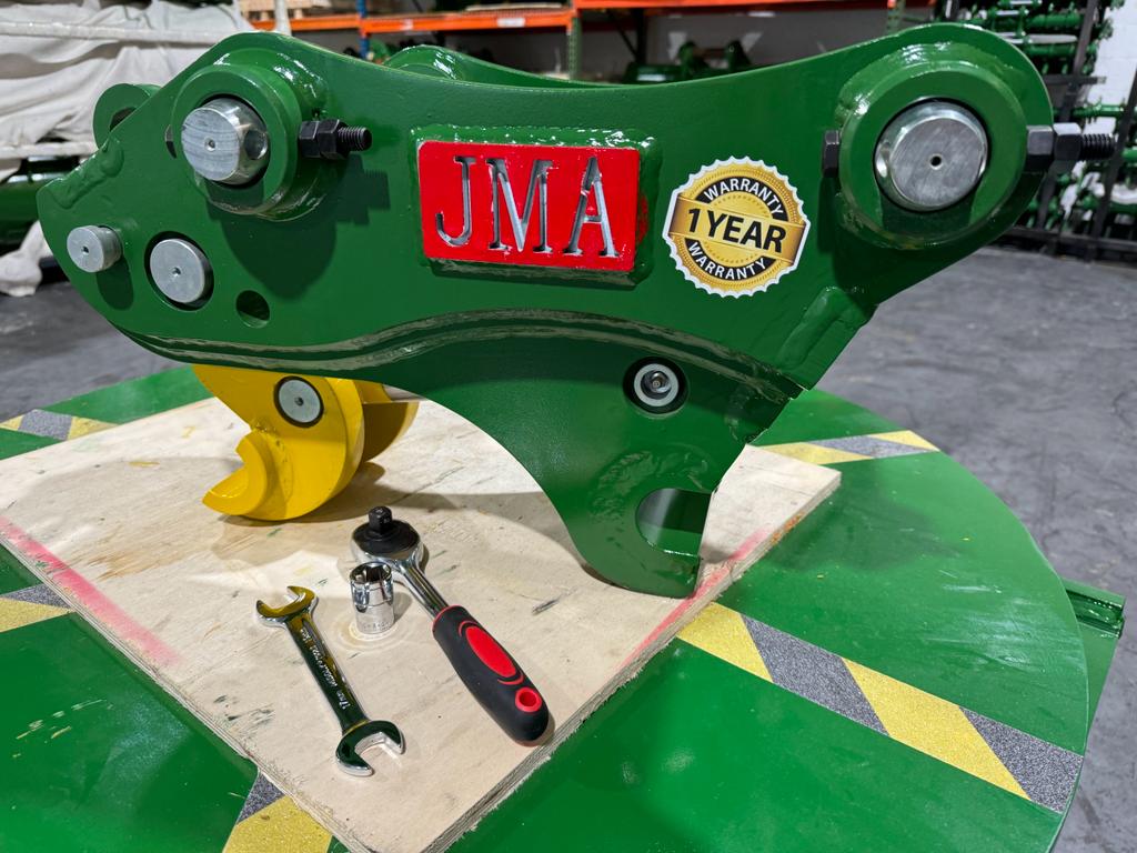 Manual Quick Coupler for 1 – 3 Tons Mini Excavators. 30mm Pins