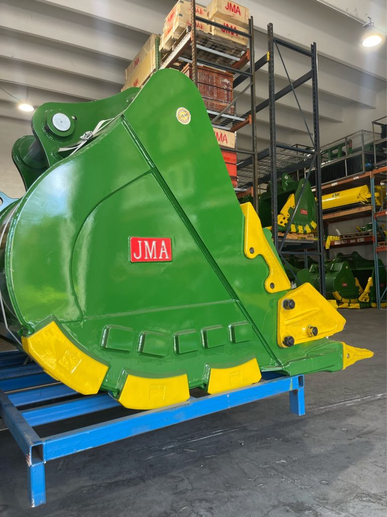 72″ Severe Duty Bucket for 33 – 55 Tons Excavators. 100mm | 90mm Pins