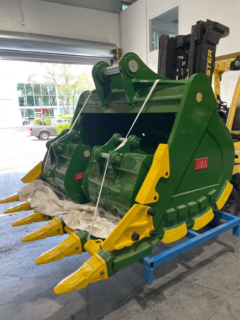 72″ Severe Duty Bucket for 33 – 55 Tons Excavators. 100mm | 90mm Pins