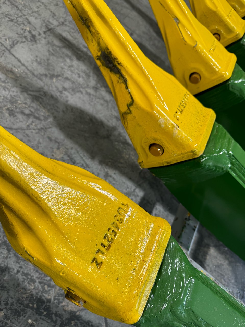 64″ Root Rake for 23 – 36 Tons Excavators. 90mm Pins