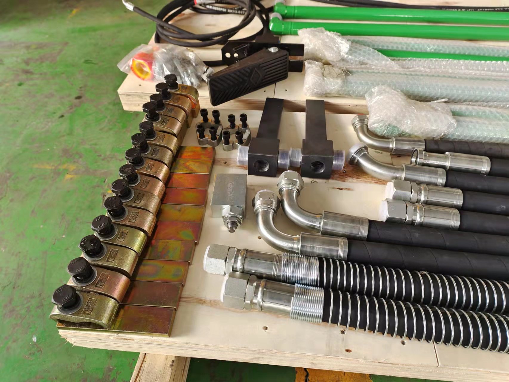 Aux Hydraulic Piping Kits for 30 – 50 Tons Excavators