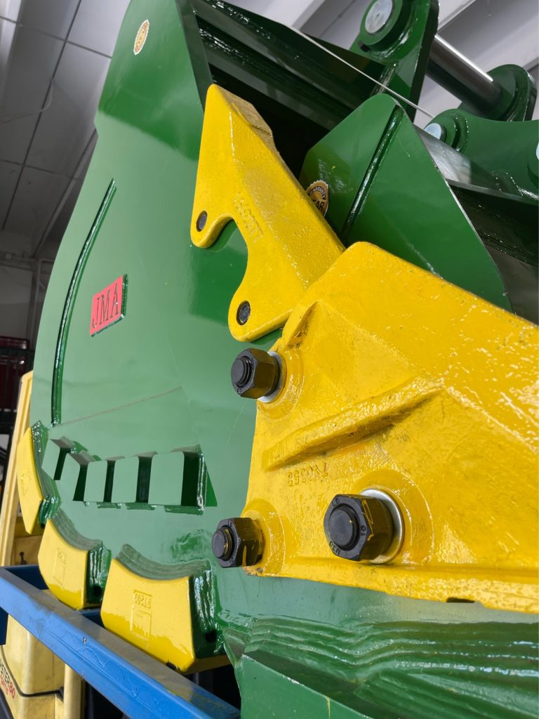 72″ Severe Duty Bucket for 30 – 50 Tons Excavators. 90mm | 80mm Pins