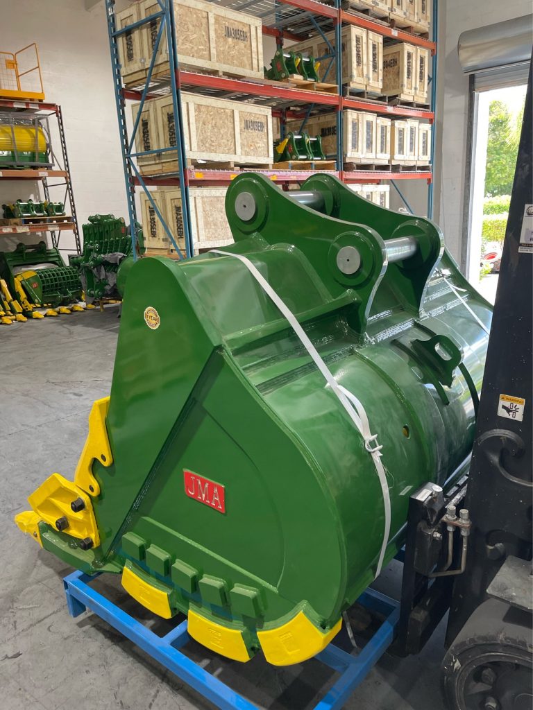 72″ Severe Duty Bucket for 33 – 55 Tons Excavators. 100mm | 90mm Pins