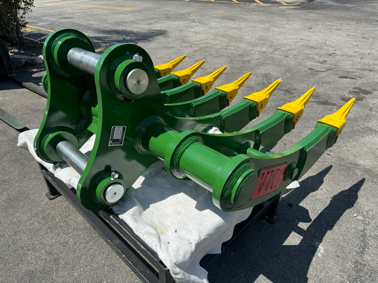 64″ Root Rake for 23 – 36 Tons Excavators. 90mm Pins