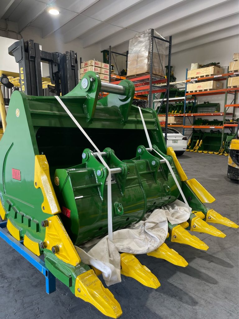 72″ Severe Duty Bucket for 33 – 55 Tons Excavators. 100mm | 90mm Pins