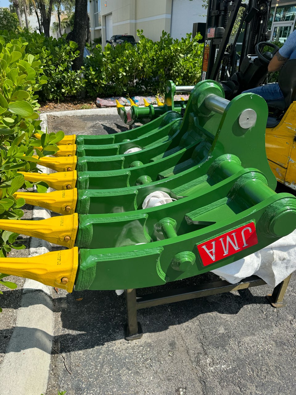 64″ Root Rake for 23 – 36 Tons Excavators. 90mm Pins