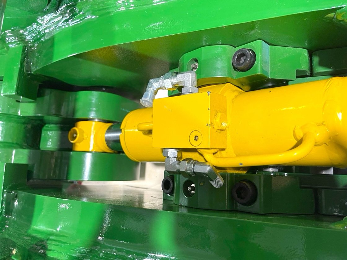 Dual Lock Hydraulic Quick Coupler for 15 – 18 Tons Excavators. 70mm Pins