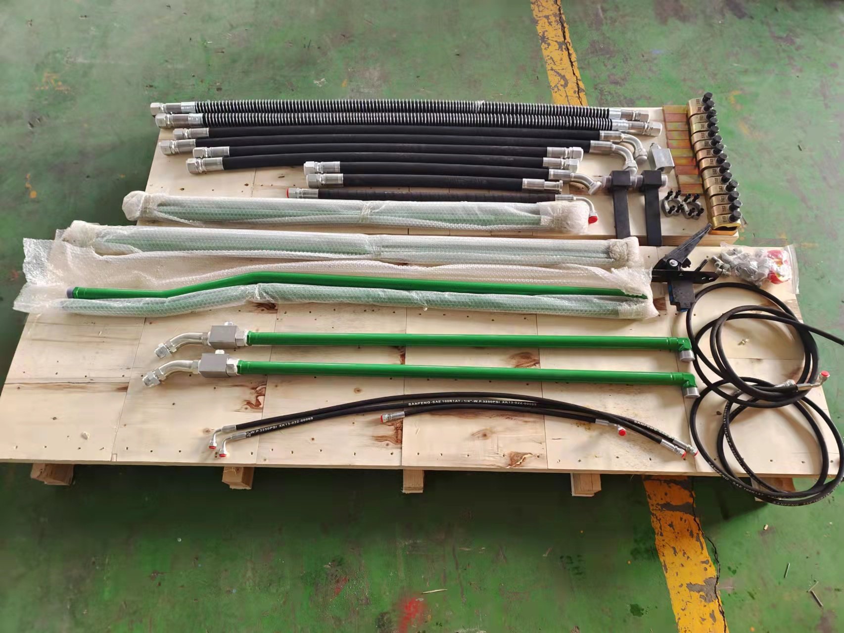 Aux Hydraulic Piping Kits for 15 – 18 Tons Excavators