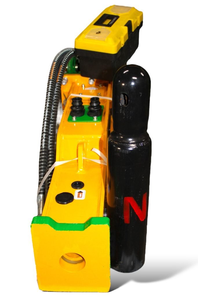 611 Joules Hydraulic Hammer For 2.5 – 4.5 Tons Mini Excavators and Backhoe Loaders. 40mm Pins