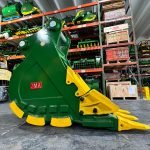 Case CX330 24″ Excavator Severe-Duty Rock Bucket