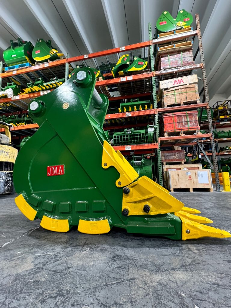 Case CX330 24″ Excavator Severe-Duty Rock Bucket