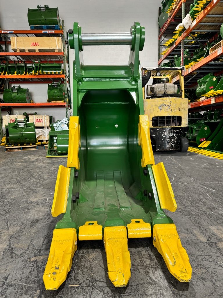 Case CX330 24″ Excavator Severe-Duty Rock Bucket