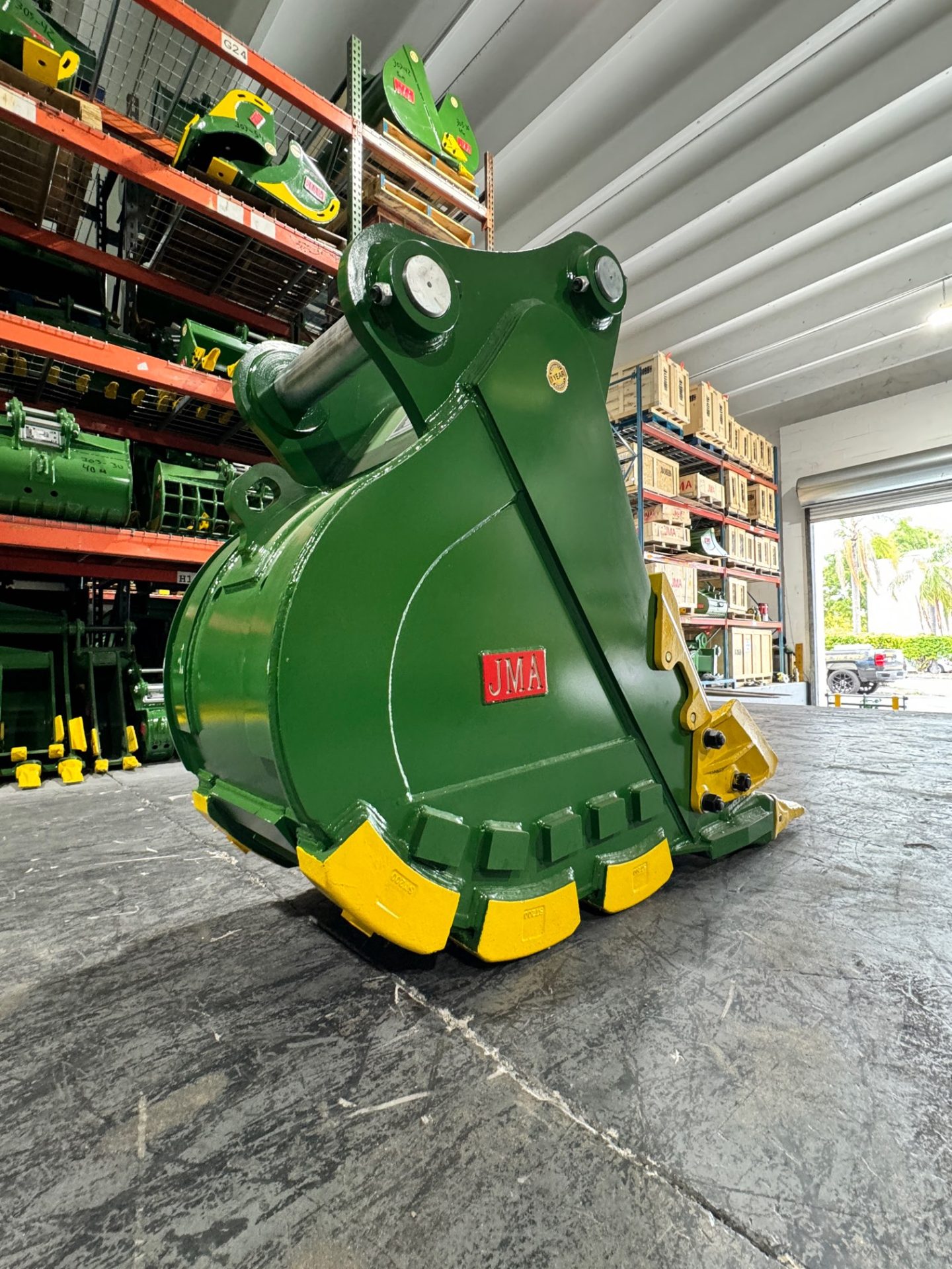 Case CX330 24″ Excavator Severe-Duty Rock Bucket