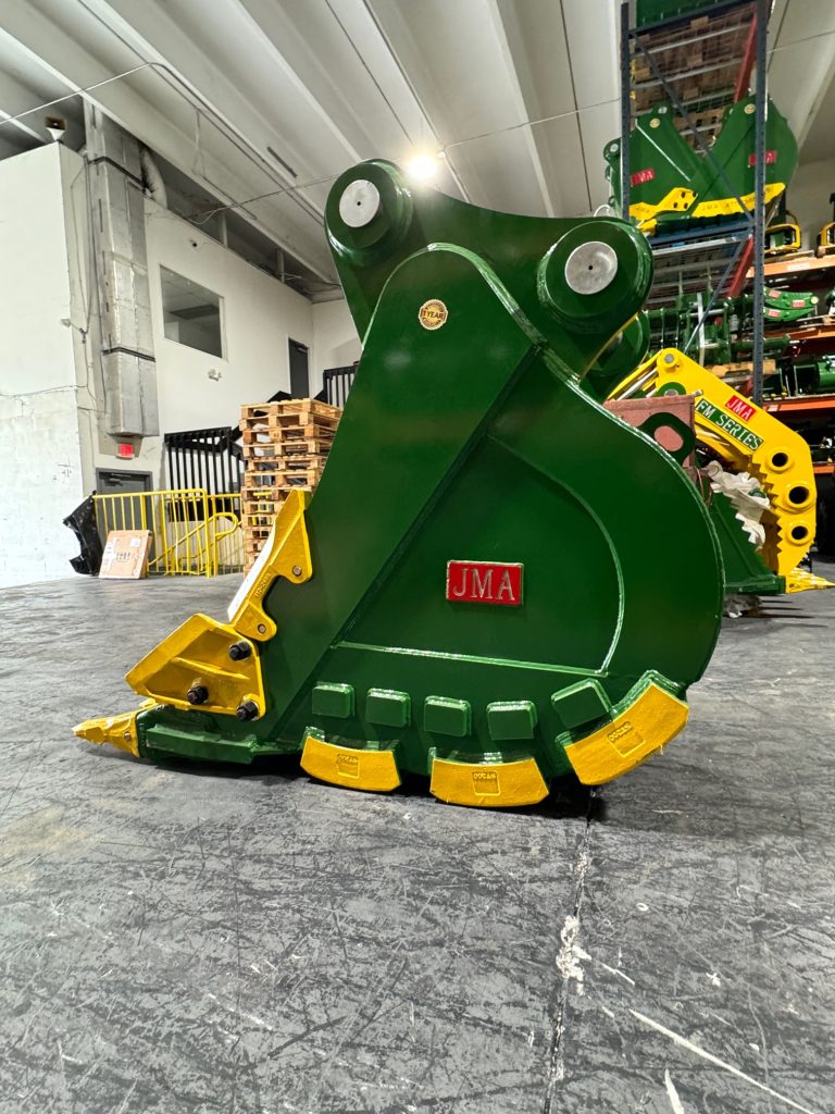 Case CX330 24″ Excavator Severe-Duty Rock Bucket